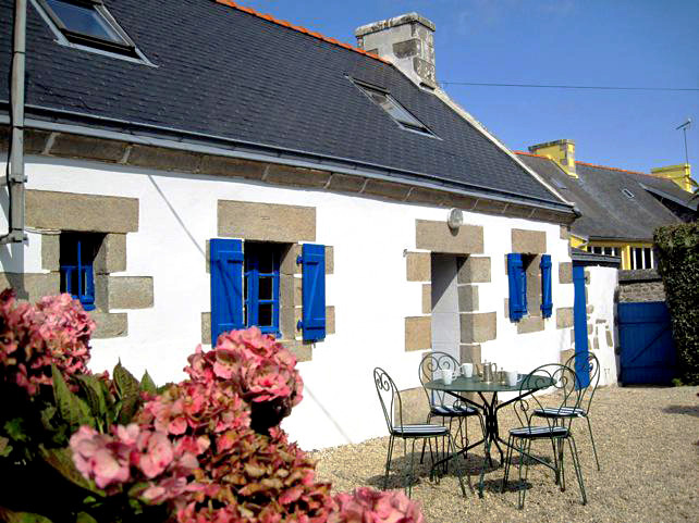 Romantisches Fischerhaus mit historischem Kamin und sonnigem Innenhof Penty Lestrivin